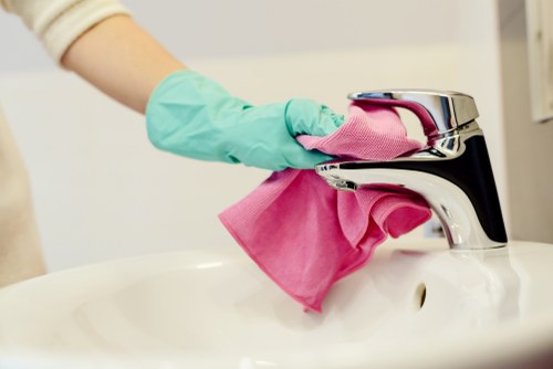 Regular house cleaning for a modern flat in Richmond upon Thames